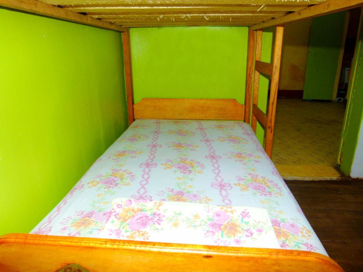 A&T Amazon Backpacker'S Bed & Breakfast Iquitos Exterior foto