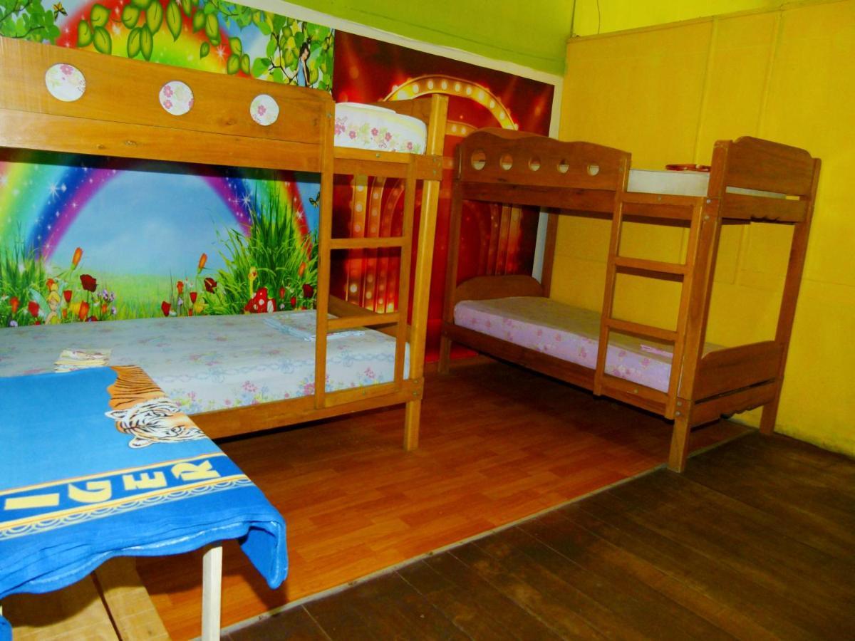 A&T Amazon Backpacker'S Bed & Breakfast Iquitos Exterior foto